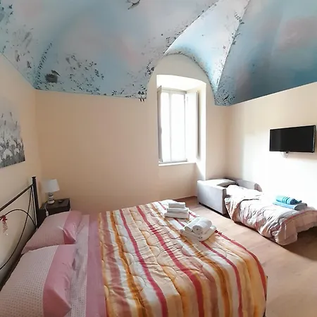 Centro Storico Il Cielo In Stanza Apartment *